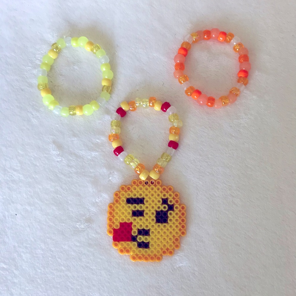 Kiss Emoji Kawaii Friendship Bracelets (3‑Pack) — Pastel Beaded Set, OS, Handmad